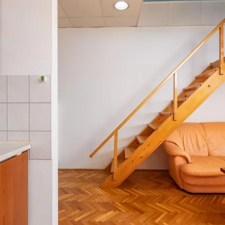 Tina In Town Centre With Free Parking Apartman Makarska