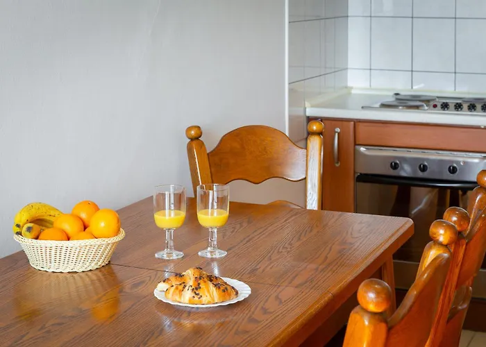 Tina In Town Centre With Free Parking アパート