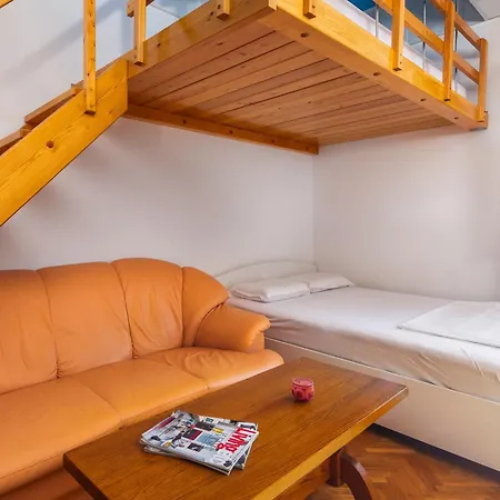 Apartment Tina In Town Centre With Free Parking Makarska