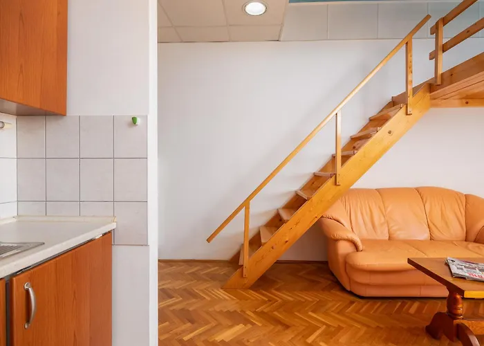 Tina In Town Centre With Free Parking Apartament Makarska