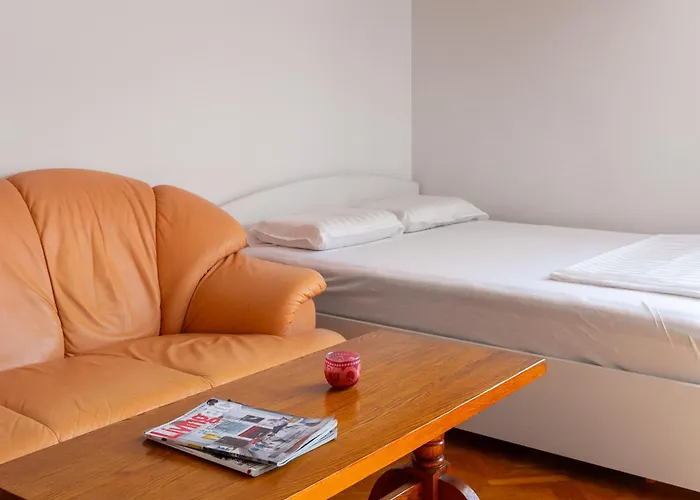 Apartment Tina In Town Centre With Free Parking Makarska