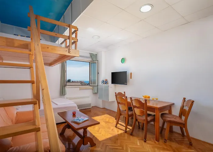 Apartament Tina In Town Centre With Free Parking