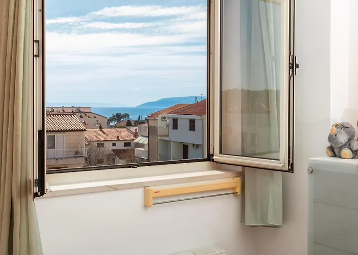 Tina In Town Centre With Free Parking * Makarska